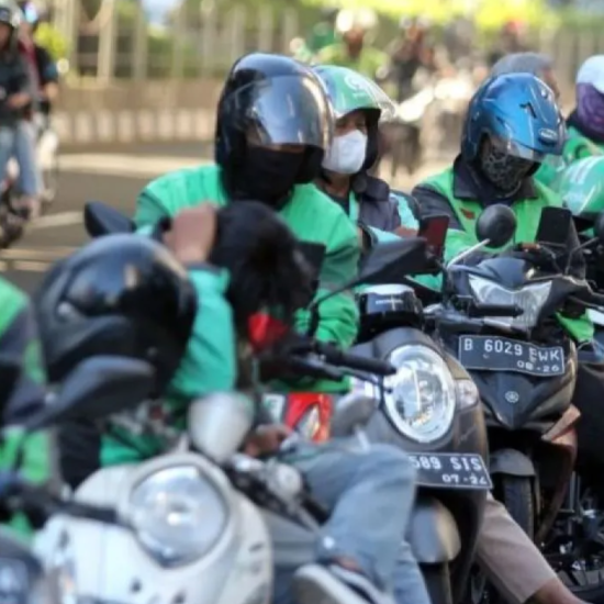 Lebaran 2026 Makin Dekat, Menaker Tegas Minta Aplikator Transparan Soal BHR Ojol!. ANTARA FOTOYulius Satria Wijayafoc