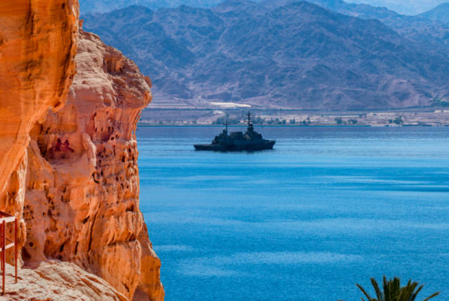 Selat Hormuz Ditutup Iran, 2 Kapal Pertamina Terjebak! RI Alihkan Impor Minyak ke AS. Ilustrasi Foto: istockphoto