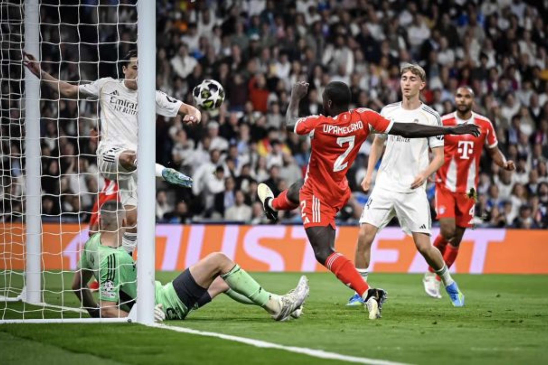 Bayern Munich memastikan diri lolos ke Semifinal Liga Champions 2026 usai menekuk Real Madrid dengan kemenangan agregat 6-4.