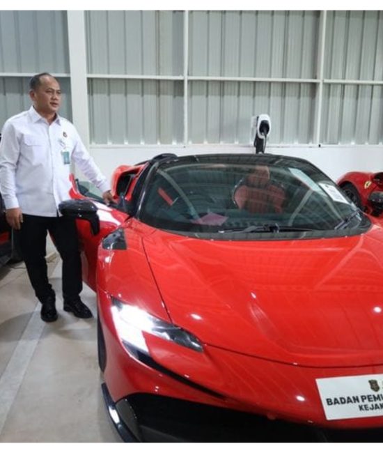 Ilustrasi - Mobil Lelang.