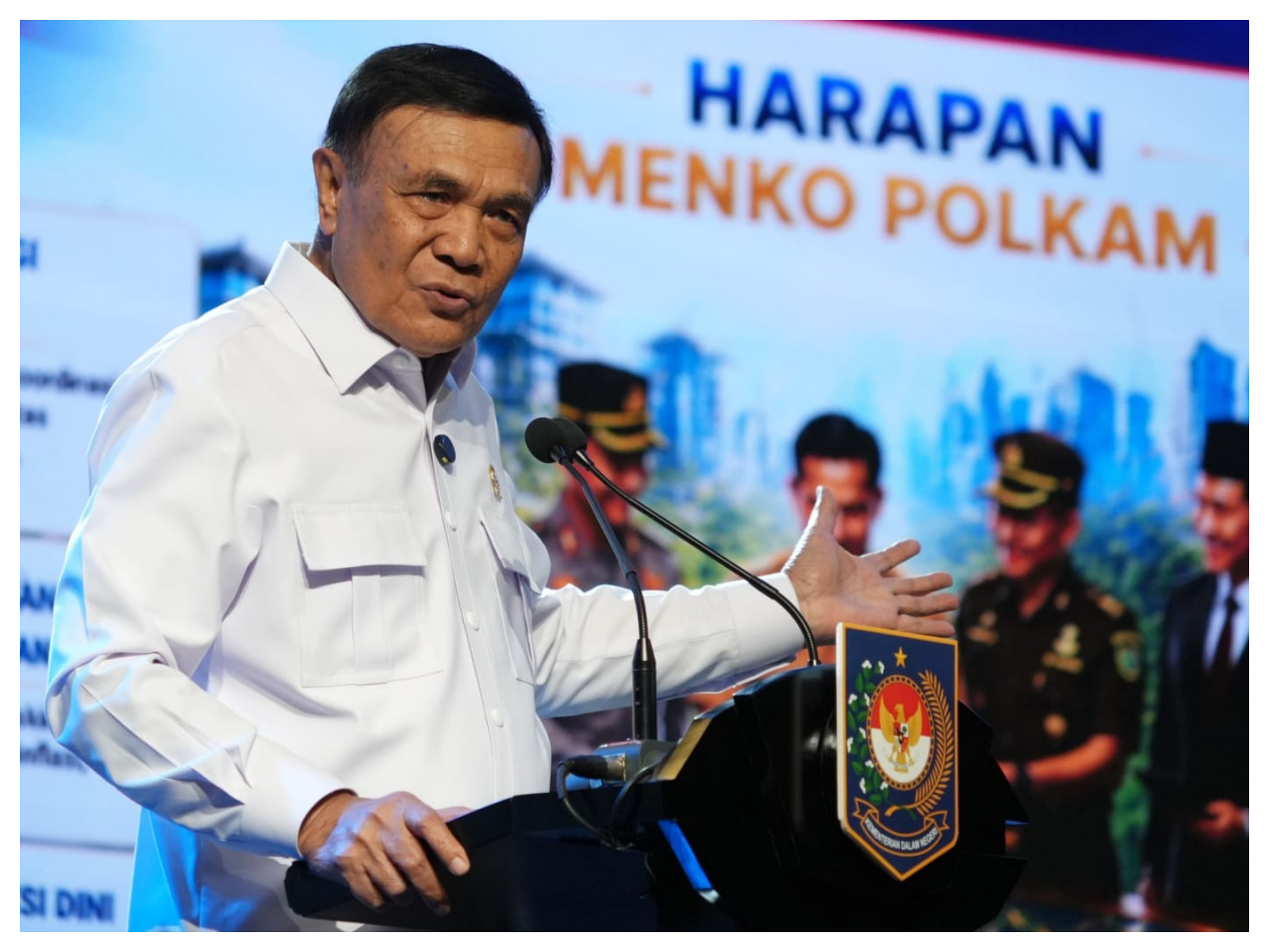 Menko Polkam, Jenderal TNI (Purn) Djamari Chaniago.