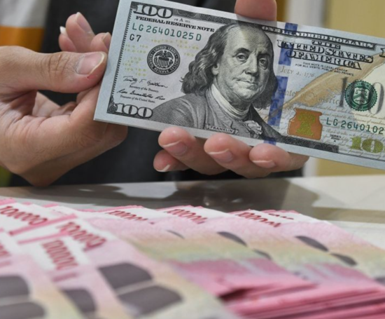Dolar AS Mulai Turun! Rupiah Kembali ke Rp17.900 Usai BI Rate Naik, Cek Kurs Terbaru di BCA hingga Mandiri