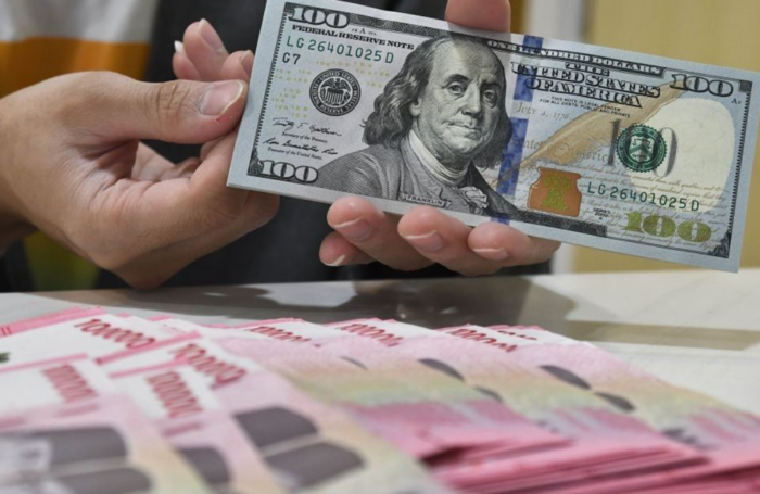 Dolar AS Mulai Turun! Rupiah Kembali ke Rp17.900 Usai BI Rate Naik, Cek Kurs Terbaru di BCA hingga Mandiri