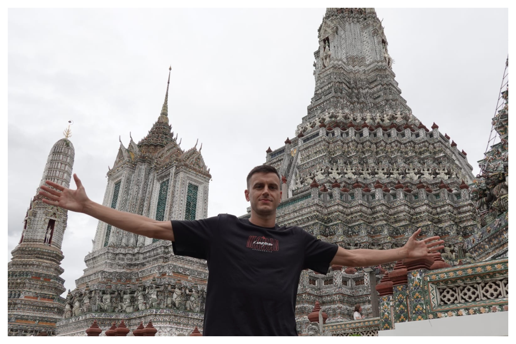 Alexander Jeremejeff, resmi menjadi bagian dari Persija Jakarta. Foto: Dok Persija