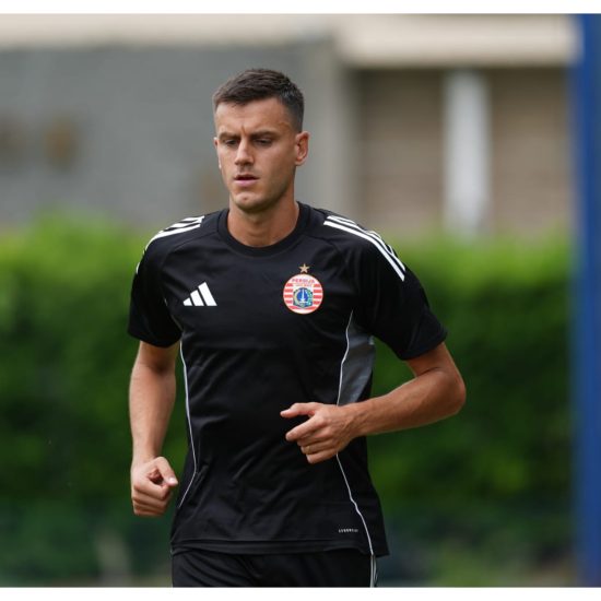 Persija resmi merekrut penyerang asal Swedia berpostur 192 cm bernama Alexander Jeremejeff dengan kontrak dua musim. Foto: Dok Persija