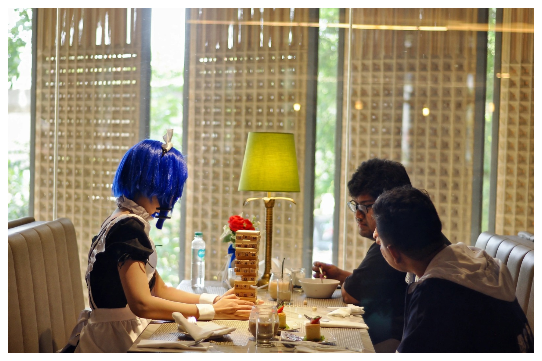BW Express Jakarta, Tanah Abang, melakukan gebrakan dengan mengubah area dining Kapoelaga menjadi tempat berlangsungnya BAKKA!! Maid Cafe Vol#2 “Maid the Rock!!”. Foto: Dok BW Express Jakarta