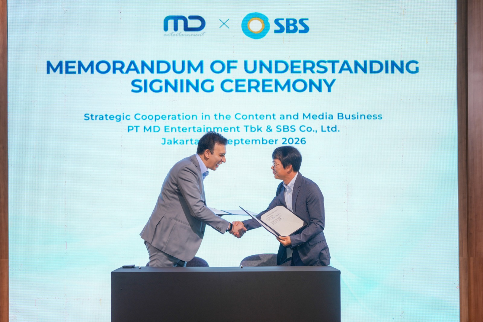 MD Entertainment Tbk (“MD Entertainment” atau “Perseroan”) (IDX: FILM), dan SBS Co., Ltd. (“SBS”) mengumumkan penandatanganan Nota Kesepahaman tentang Kerja Sama Strategis dalam Bisnis Konten dan Media. Foto: Istimewa